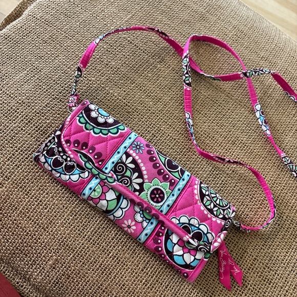 Vera Bradley Cupcake Pink Crossbody Wallet Coin Purse Strap Magnetic  9"x4" - Picture 1 of 9